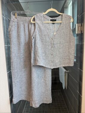 Tahari Light Gray Linen Sleeveless Button Vest & Wide-Leg Pants Set
